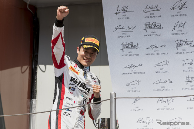 松下信治がFIA-F2で今季初優勝。