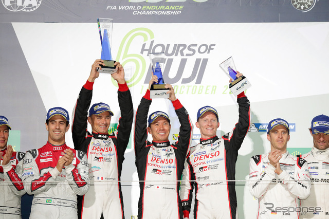 昨年のWEC富士で優勝した(中央左から)サラザン、可夢偉、コンウェイ。