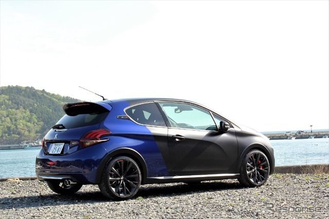 プジョー 208GTi by PEUGEOT SPORT