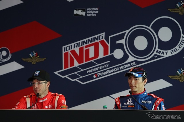 ブルデー（向かって左）と佐藤琢磨。（インディ500）
