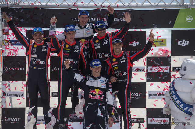 第6戦の表彰台に上がった1~3位のドライバーとコ・ドライバーたち。手前中央が勝者オジェ。