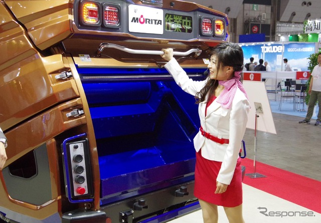 モリタエコノスの新型プレス式塵芥収集車「プレスマスター E-SVN」(2017NEW環境展)