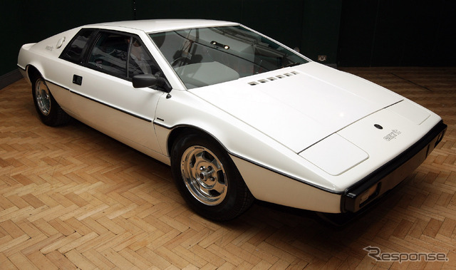 『私を愛したスパイ』に登場したロータス・エスプリ(写真は2008年にオークションに出品された時のもの)。