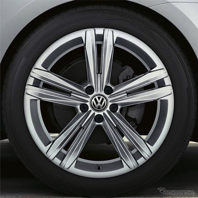 VW ゴルフ ヴァリアント 18インチアルミホイール(5ダブルスポーク)
