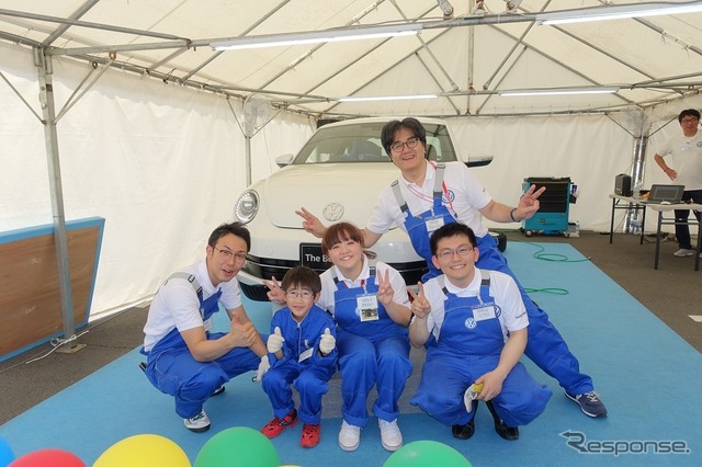 フォルクスワーゲンのオリジナルユニフォームを着て憧れの整備士の仕事を体験できる子供向けプログラム「キッズマイスター」も人気だ。フォルクスワーゲンにふれる、乗れる、好きになる。特別な2日間!「Volkswagen Day 2017」開催