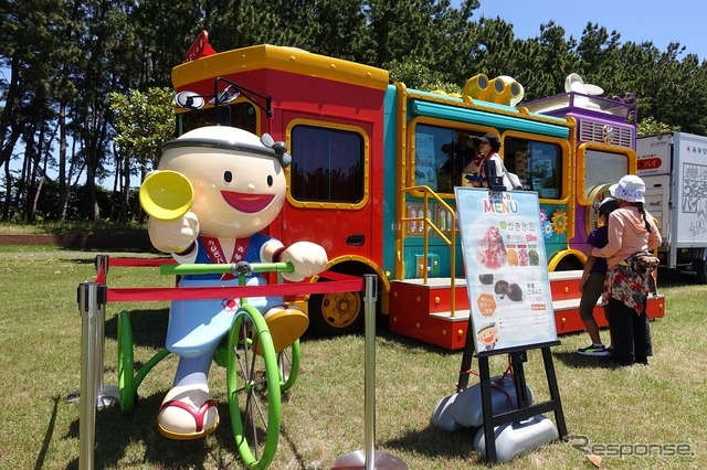 浜松と言えばうなぎパイの春華堂。うなくんと一緒にブースを構え、子供たちの人気者になっていた。今回で10回目!フィアットパンダオーナーズミーティング「パンダリーノ2017」開催