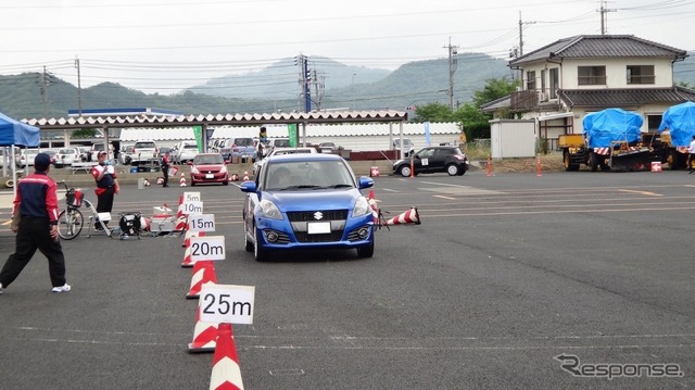 信号合図による急ブレーキ