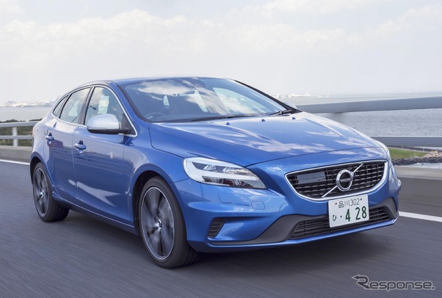 ボルボ V40 D4 R-Design ポールスターエディション