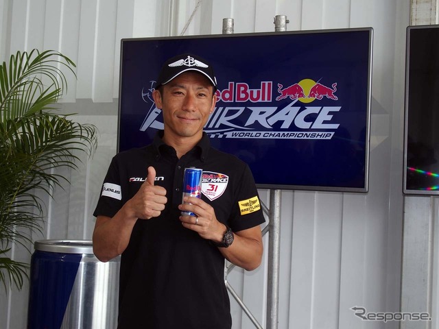 レッドブル・エアレース千葉2017での参戦に臨む室屋義秀選手