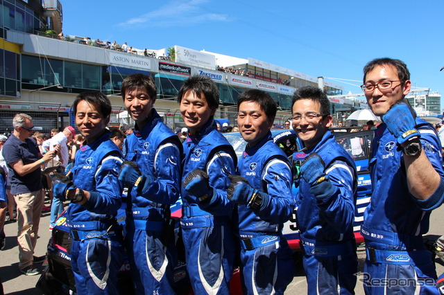 左から、ディーラーメカニックの佐々木一星さん(静岡)、内藤文さん(岐阜)、原良多さん(福島)、宇都宮正紀さん(京都)、村居孝教さん(大阪)、横井洋平さん(北海道)