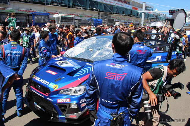 【ニュル24時間】レース中にも進化見せた! スバル ディーラーメカニックの活躍