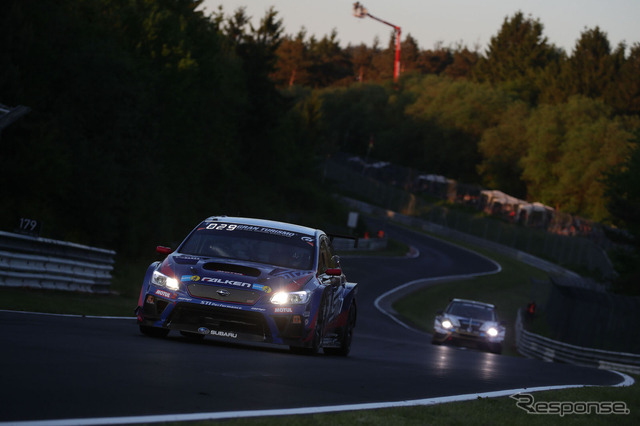 【ニュル24時間】レース中にも進化見せた! スバル ディーラーメカニックの活躍