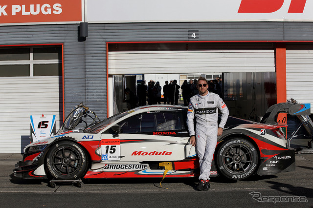 昨年のホンダ・レーシング・サンクス・デーでGT500クラスのNSXをドライブしたバトン(当時の#15に搭乗)。