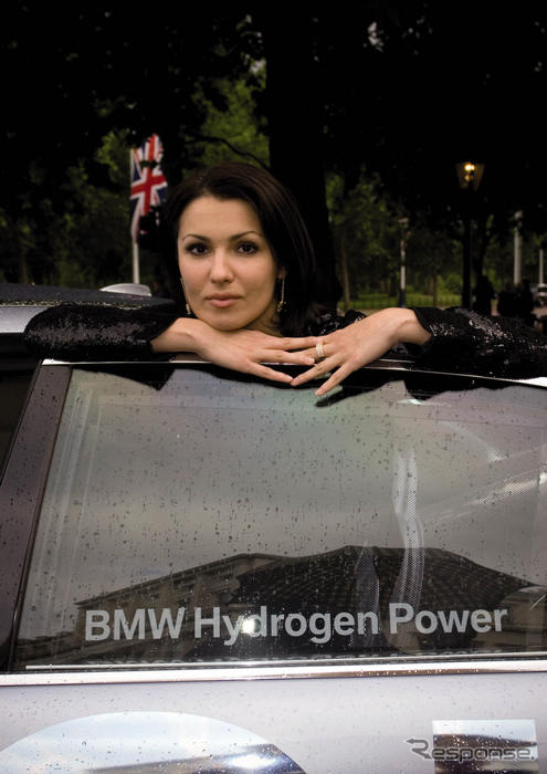 BMW、ハイドロジェン7 をアンナ・ネトレプコに貸与