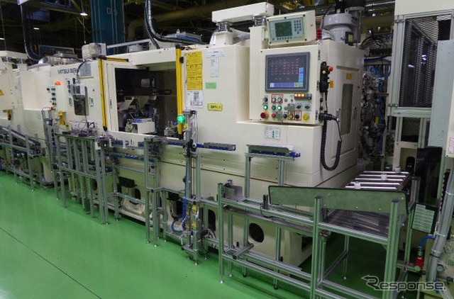 RP-EPSのステアリングラックバーの加工に使われるネジ研磨加工機