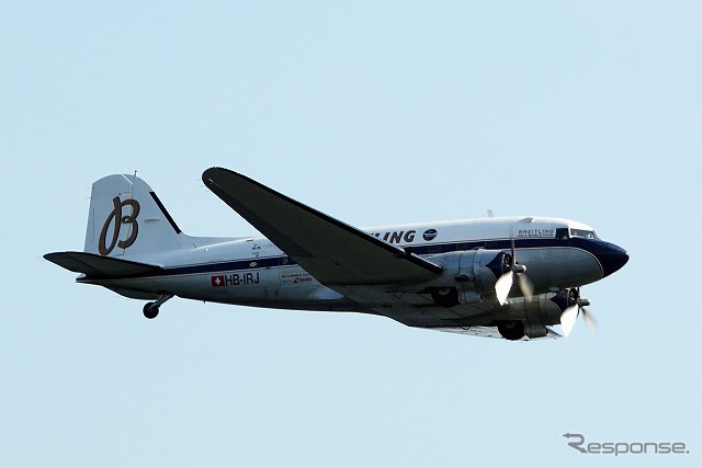 ダグラス「DC-3」(6月3日、レッドブル・エアレース千葉)