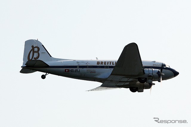 ダグラス「DC-3」(6月3日、レッドブル・エアレース千葉)