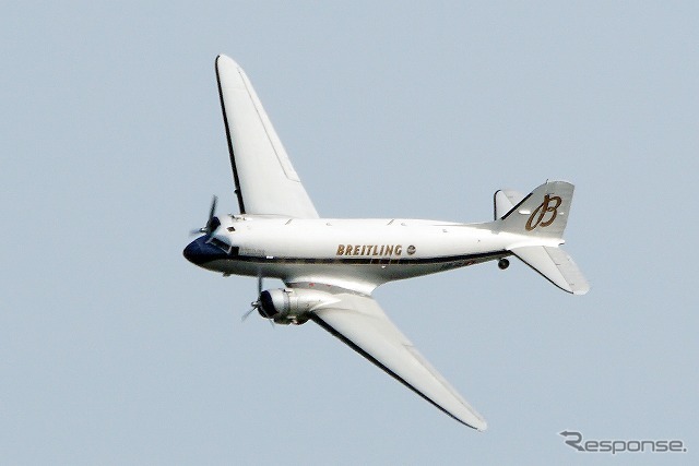 ダグラス「DC-3」(6月3日、レッドブル・エアレース千葉)