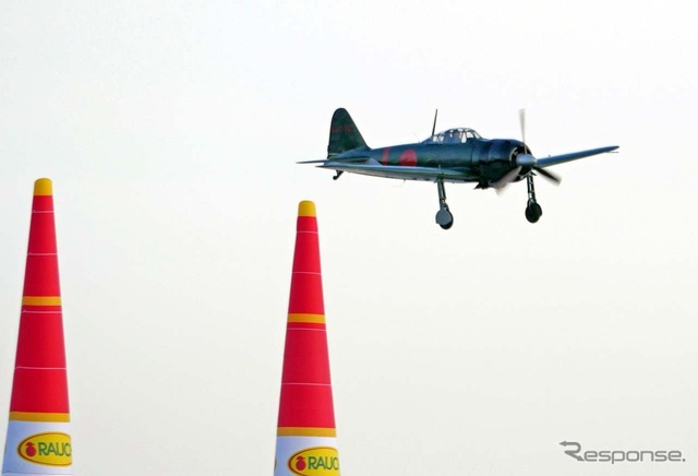 「零戦がエアレースに?」と思わせるようなカットも撮れた