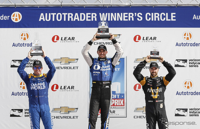 レース1の表彰台はホンダ勢が独占。左から2位ディクソン、優勝レイホール、3位ヒンチクリフ。