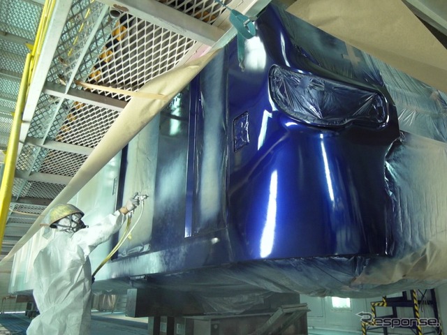 製造中の20000系先頭車(日立製作所笠戸事業所)。