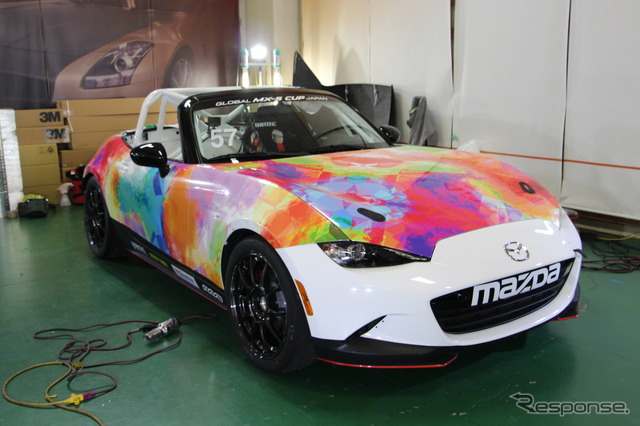 【MX-5カップジャパン 第3戦】レスポンス号、ド派手に大変身!ラッピング施工現場に密着…YMG1