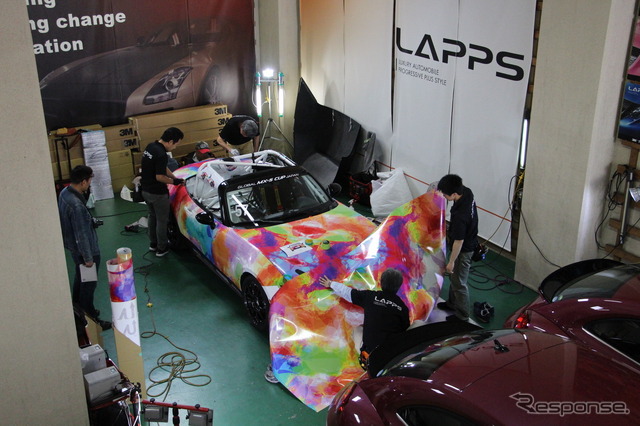 【MX-5カップジャパン 第3戦】レスポンス号、ド派手に大変身!ラッピング施工現場に密着…YMG1