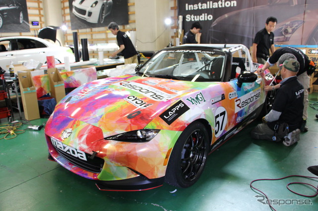 【MX-5カップジャパン 第3戦】レスポンス号、ド派手に大変身!ラッピング施工現場に密着…YMG1