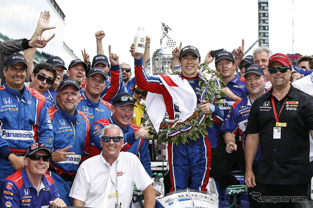 第101回インディ500、#26 佐藤琢磨が初優勝を達成。