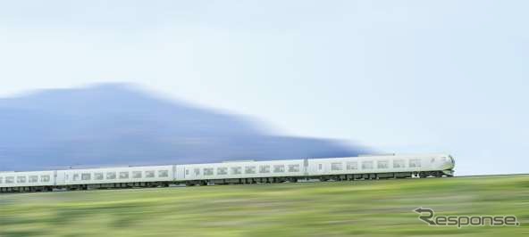 新型特急車両の走行イメージ。2018年度末頃の営業運転開始を目指す。
