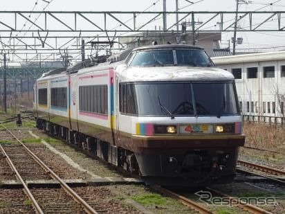 『上越線てつしょっぷ』に使われる「NO.DO.KA」。2号車に物販スペースが設置される。