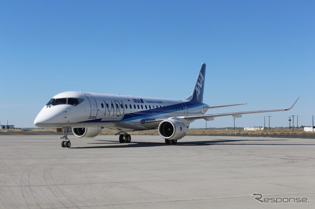 ANA塗装のMRJ