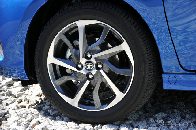 トヨタ ヴィッツ ハイブリッド(HYBRID U Sporty パッケージ)