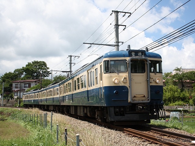 しなの鉄道115系の旧塗装化第3弾は「横須賀色」に。写真はJRが中央本線などで運用していた横須賀色の115系（2014年7月）。