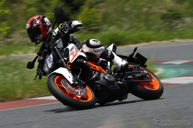 フルモデルチェンジした2017年式 KTM 390デューク