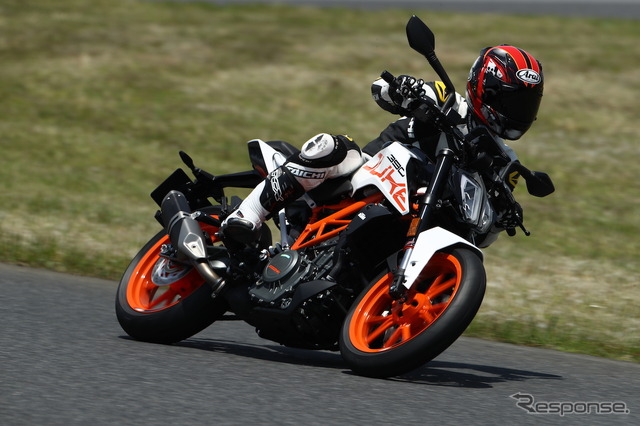 フルモデルチェンジした2017年式 KTM 390デューク