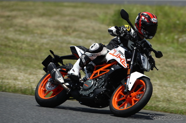 フルモデルチェンジした2017年式 KTM 390デューク