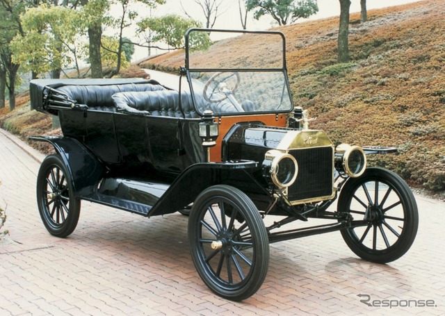 フォードTツーリング(展示車)