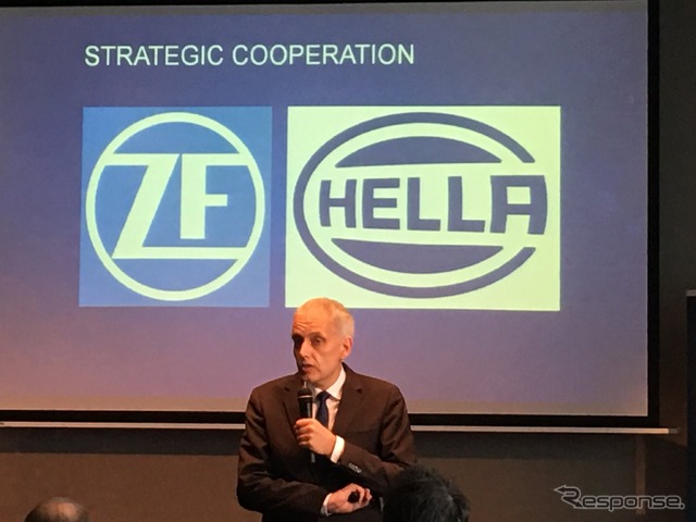 独ZF社ステファン・ゾンマーCEOと独HELLAロルフ・ブライデンバッハCEO（写真）が共同で会見し、自動車センサー分野での戦略的提携を発表した。