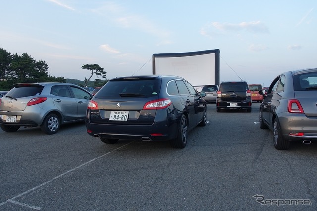 ドライブは映画を見るためのプロローグ（フィガロドライブイン・シアター開催）