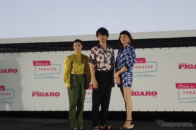 今回の作品を選んだ編集KIMこと森田聖美フィガロジャポン副編集長、斎藤工さん、板谷由夏さんによる映画のトークショーも上映前に行われた。ドライブは映画を見るためのプロローグ(フィガロドライブイン・シアター開催)