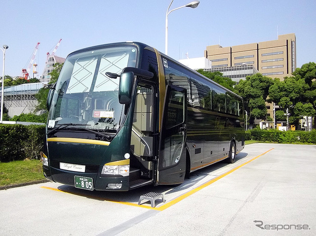 クラブツーリズム「ロイヤルクルーザー 四季の華」空号(神奈中観光運行)