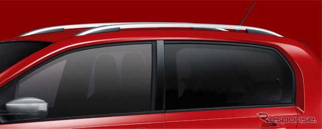 VW クロスup!専用シルバールーフレール、ダークティンテッドガラス(リヤ/リヤ左右、UVカット機能付)