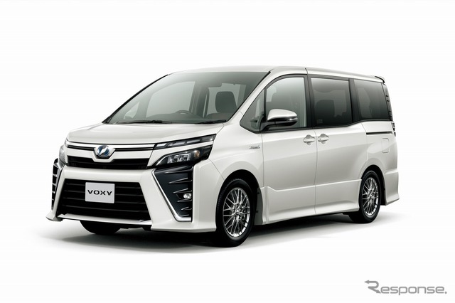 トヨタ ヴォクシー ZS(ハイブリッド車)