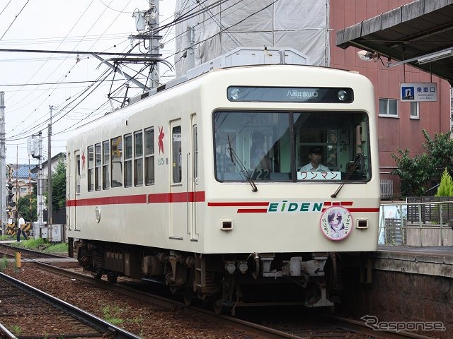 新しいラッピング車は722号を使用する。写真は「ハナヤマタ」ヘッドマーク車として運行されていた頃の722号(2014年7月)。