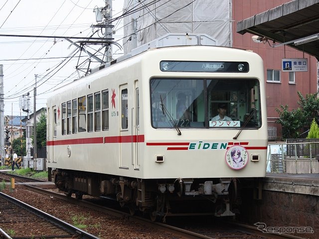 新しいラッピング車は722号を使用する。写真は「ハナヤマタ」ヘッドマーク車として運行されていた頃の722号（2014年7月）。