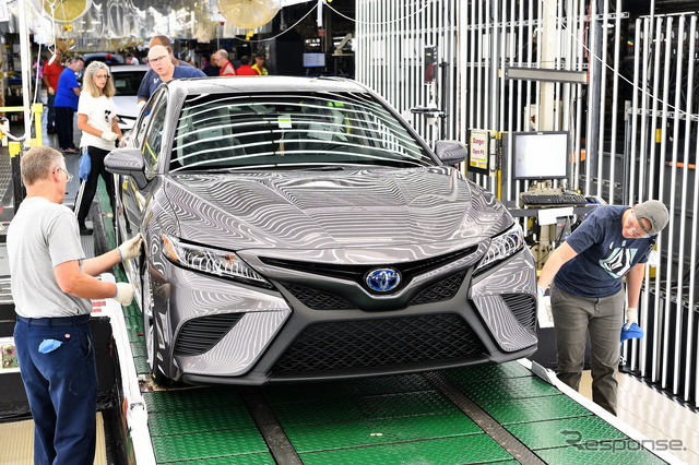 トヨタの米国ケンタッキー工場で量産が開始された新型カムリ