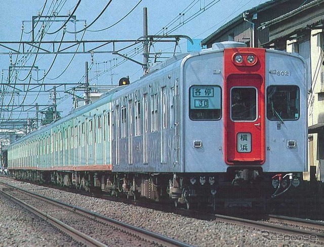 相鉄初のアルミ車となった6000系の6021号（先頭車）。同車のデビューから50年になったのを機に記念切符が発売される。