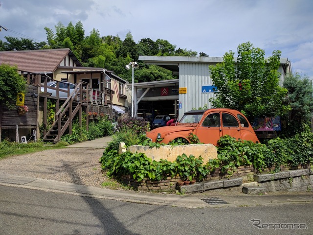 シトロエンのスペシャルショップ、アウトニーズ(京都伏見)