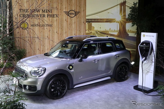 MINI Cooper SE Crossover ALL4発表会